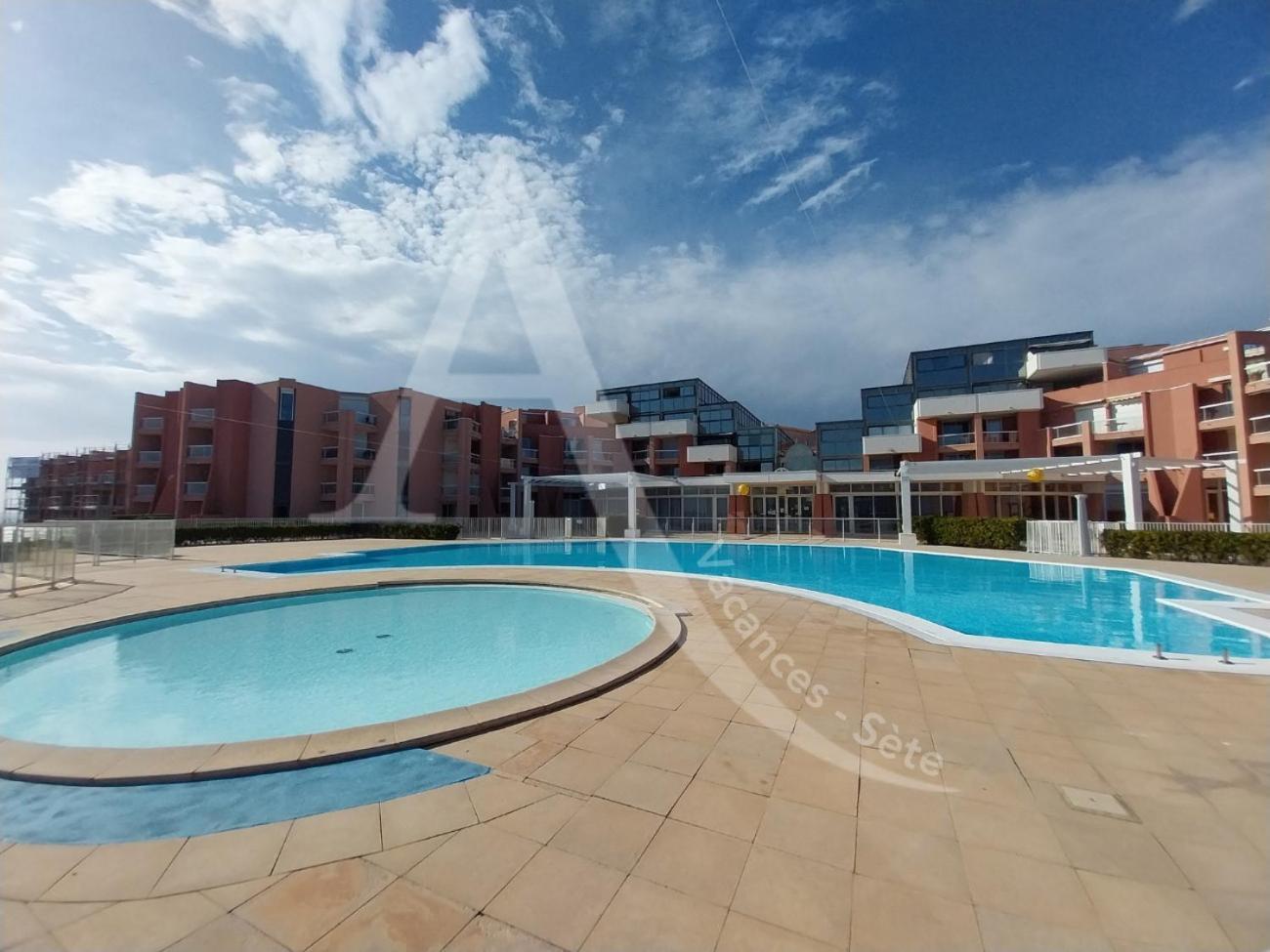 Vue Parking Piscine Tennis Appartement *