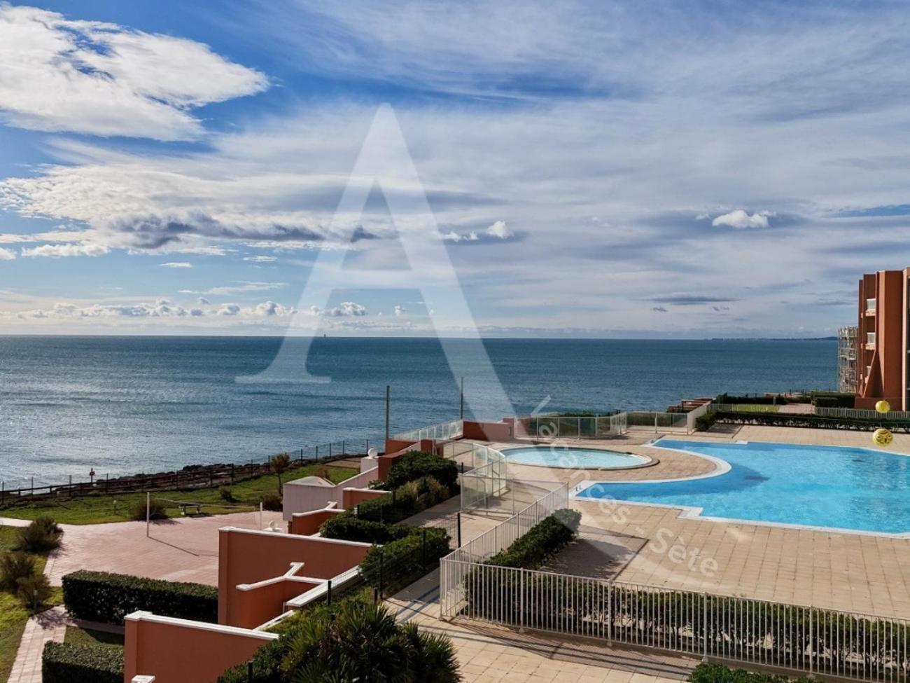 Vue Parking Piscine Tennis Appartement